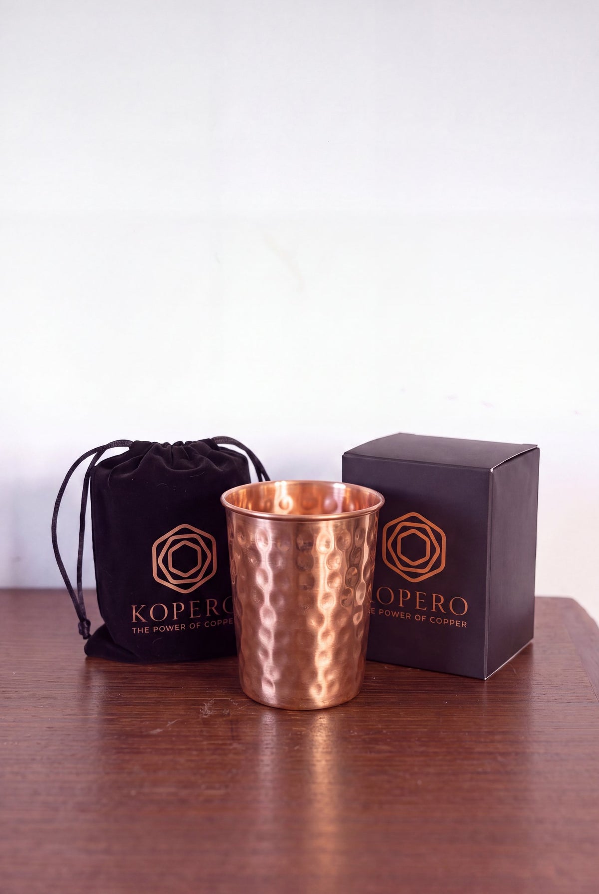 Kopero Kopparbägare Hamrad med sammetspåsen och presentasken